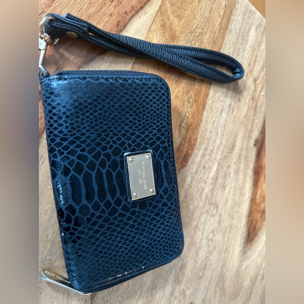 Mini MK wallet in good condition